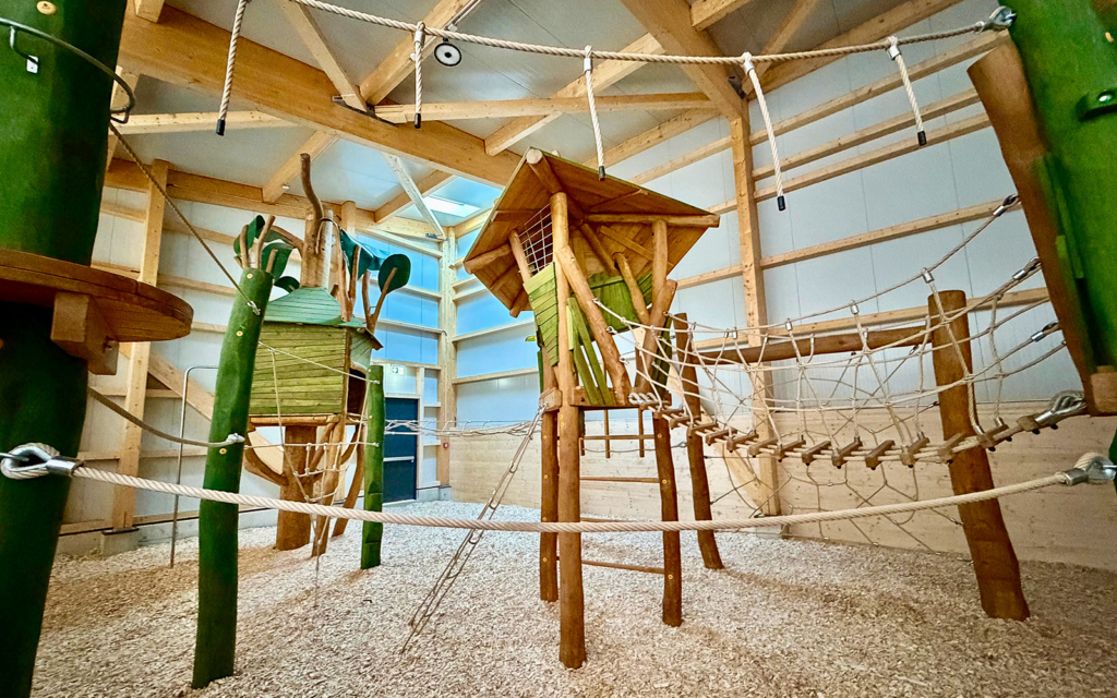 Indoor-Spielplatz im Papiliorama / Kerzers (CH)