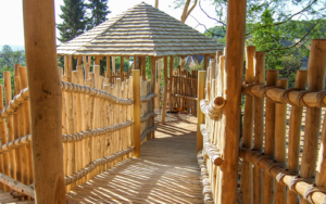 Attraktionen, Spielplatz, Robinie, Robinienholz