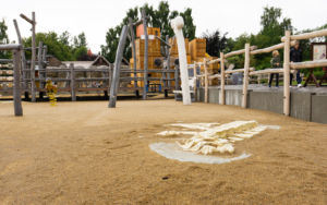 Attraktionen, Spielplatz, Robinie, Robinienholz