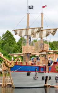 Attraktionen, Spielplatz, Robinie, Robinienholz