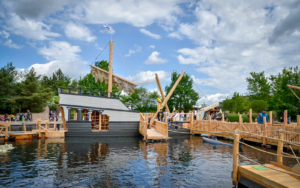 Attraktionen, Spielplatz, Robinie, Robinienholz