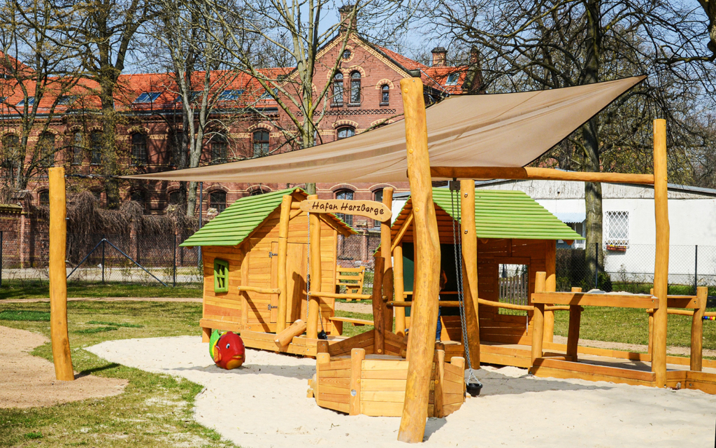 Spielplatz mit Rollstuhlrampe