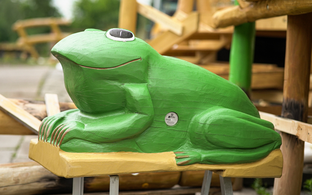 Frosch-Skulptur