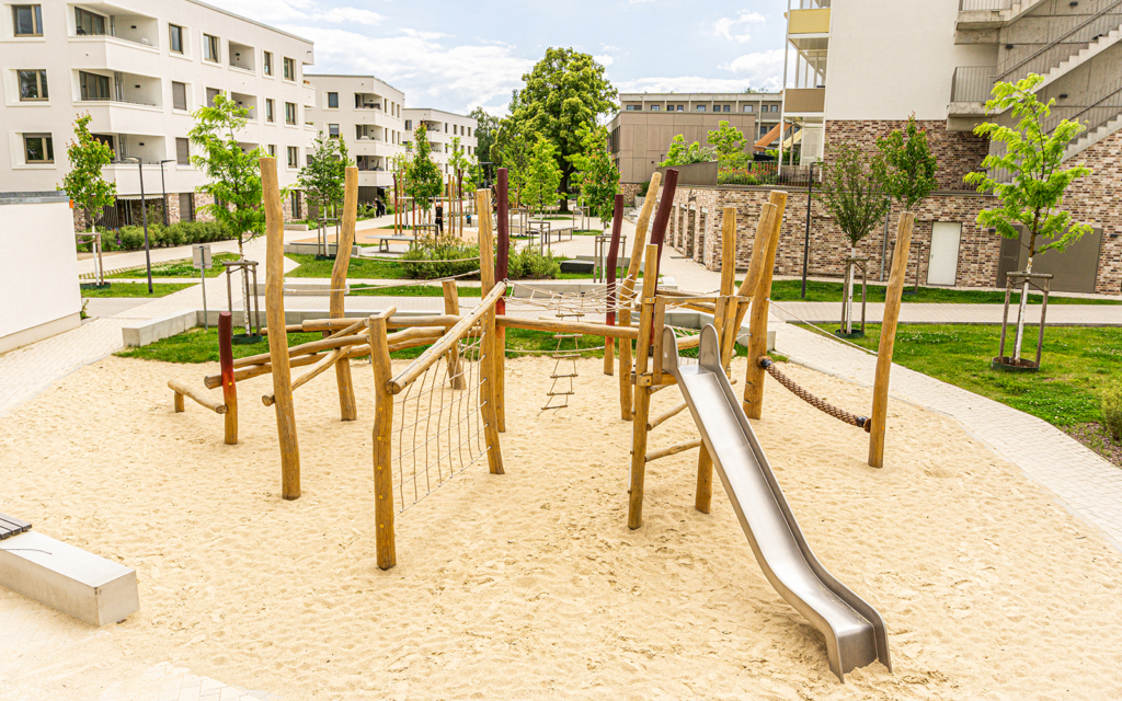 Climbing unit on a residential complex in Hanover